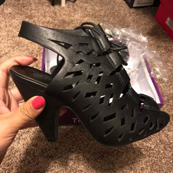 Black heeled wedges - Picture 4 of 6